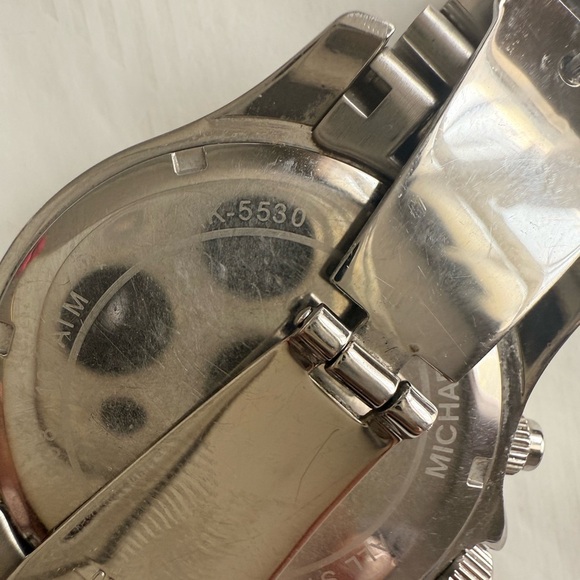 MICHAEL KORS MK5530 Women's 38 mm Layton Silver Tone Crystal Index Watch - Picture 10 of 10